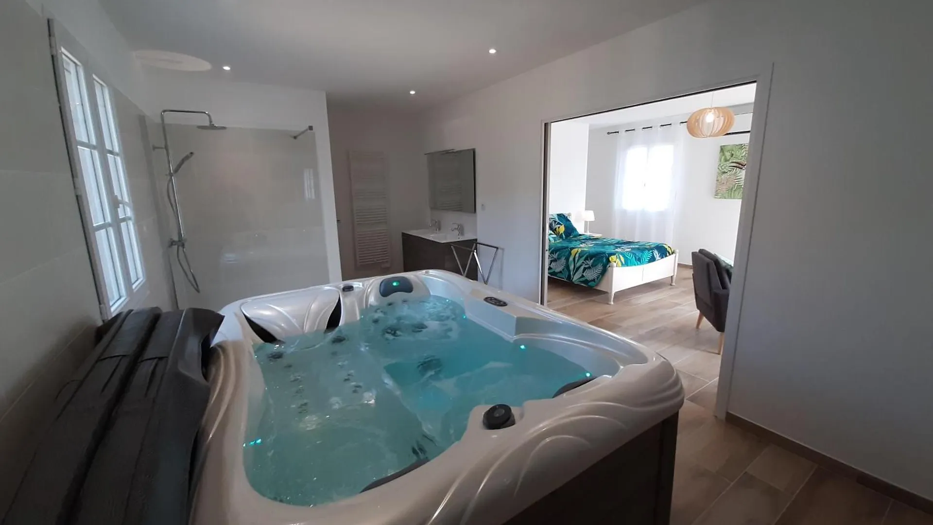 Villa Marguerite Piscine Et Spa Prives Mirabel  0*, Mirabel (Ardeche)